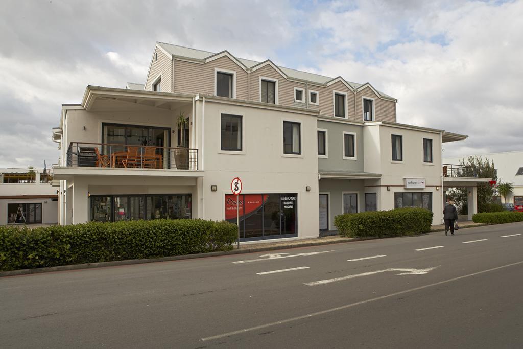 Marine Square Luxury Suites Hermanus Exterior foto